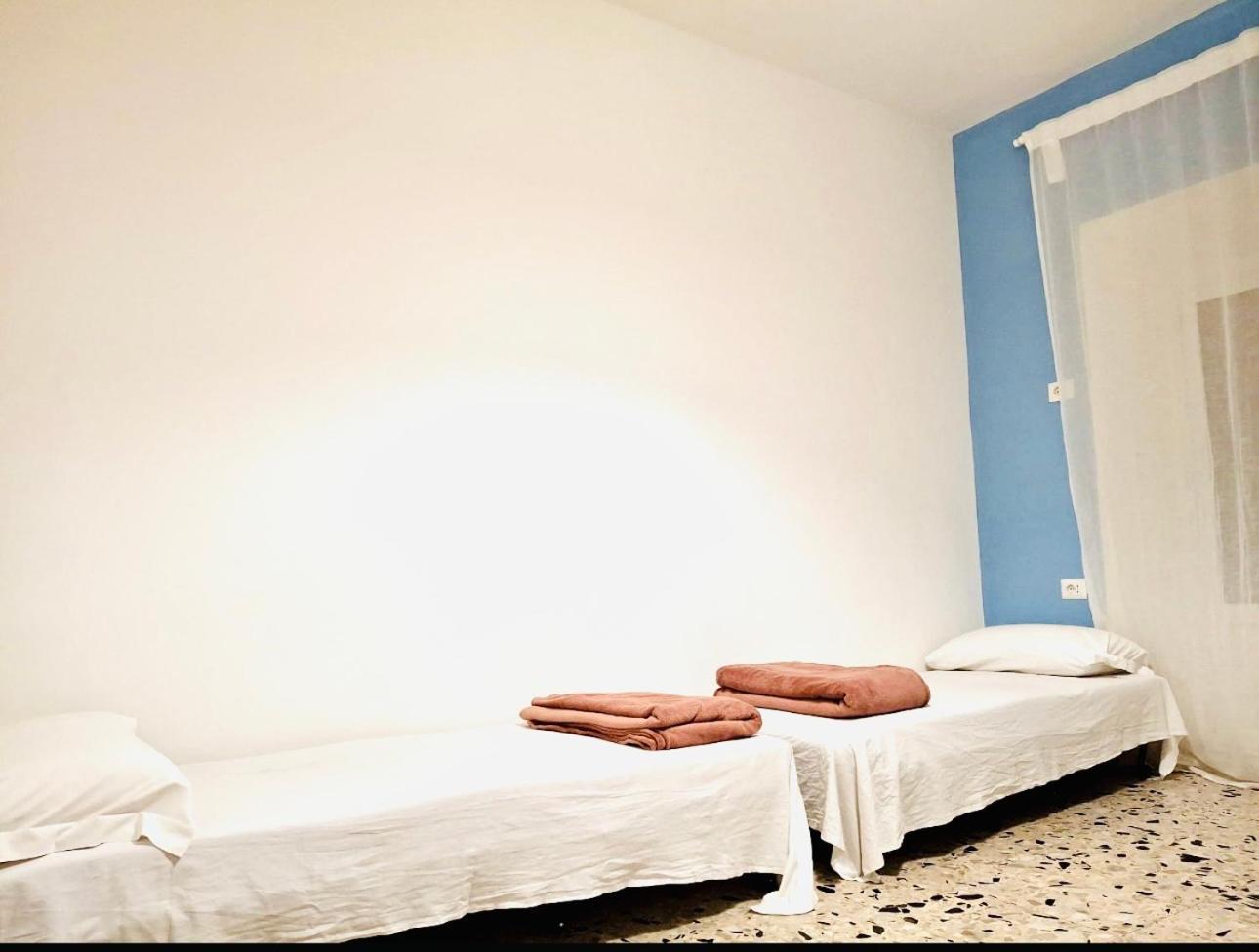 Baraka 24 Hostal *